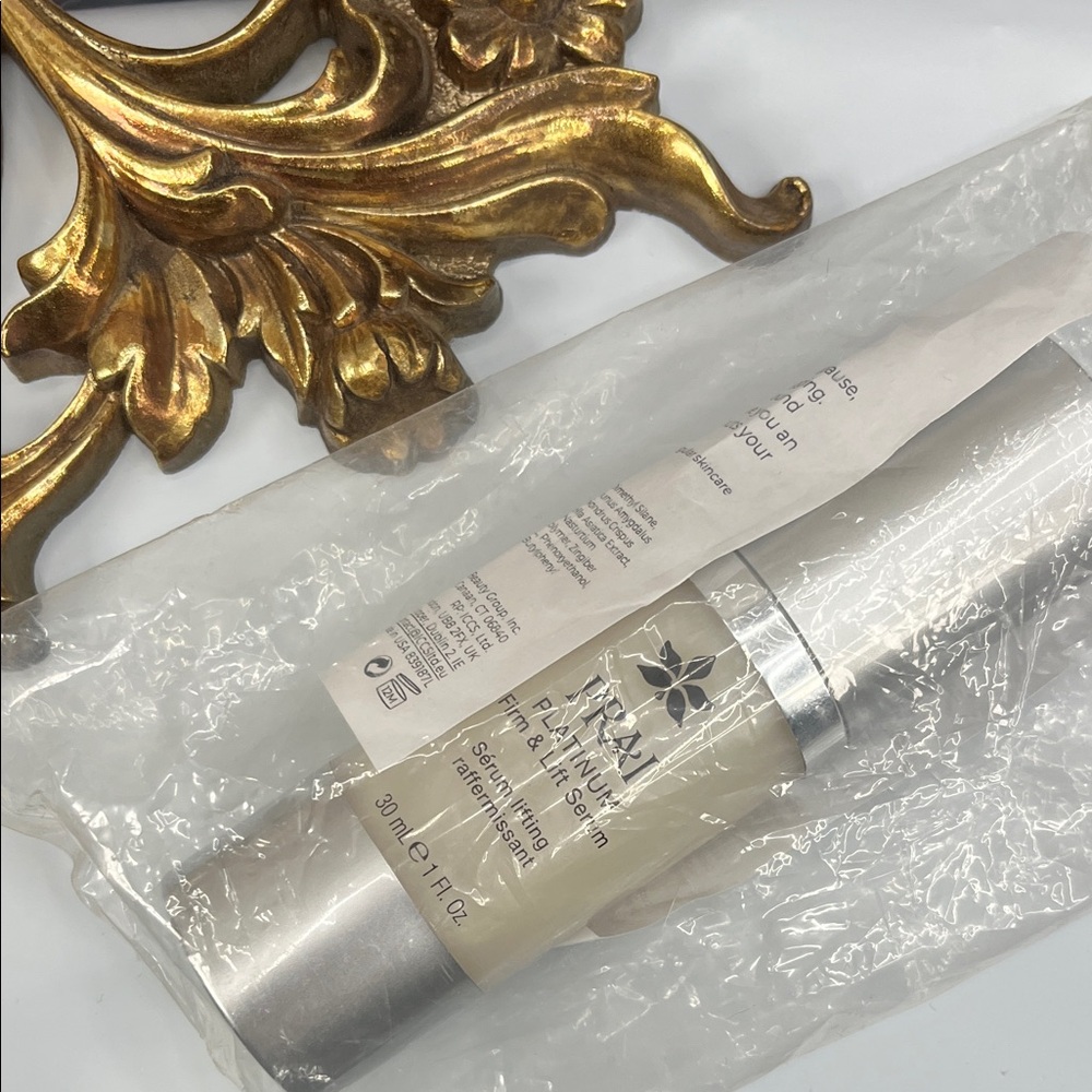 NWT Prai Firm and Lift Serum 1 Oz